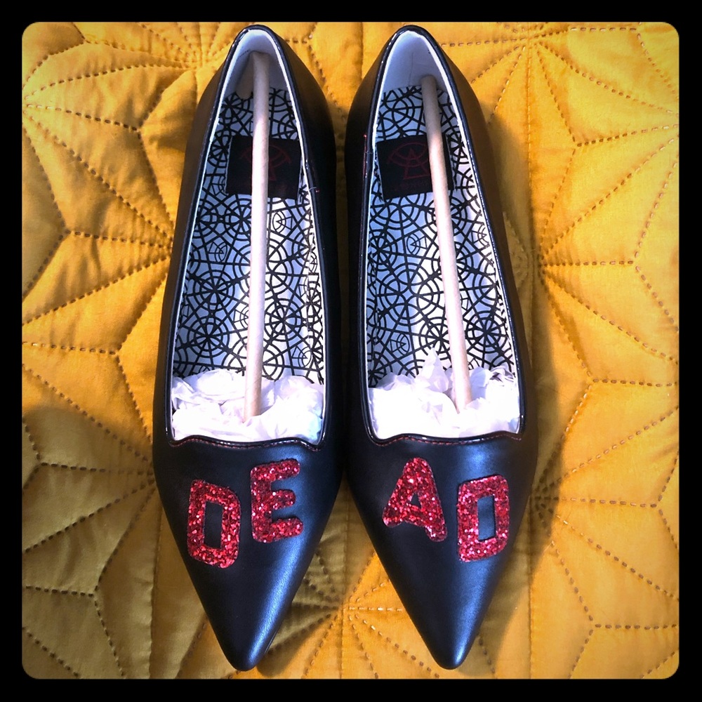 NWT STRANGECVLT Dead Flats size 7